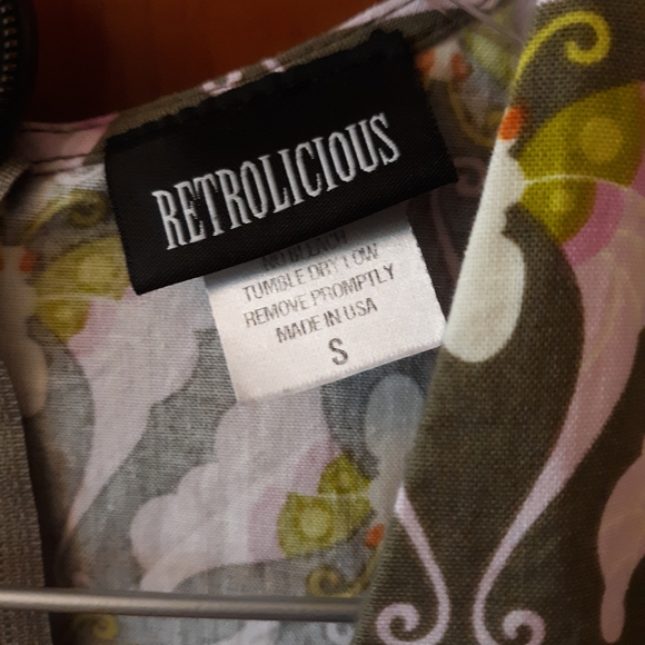 Retrolicious Small Dark Green Pink Luna Moth Retro Style Dress--FINAL PRICE - Picture 2 of 4